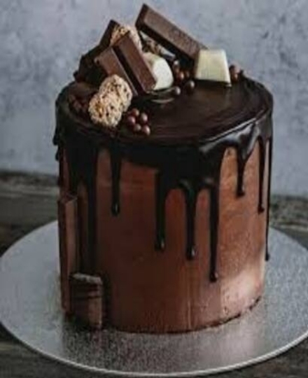 Chocolates Cake